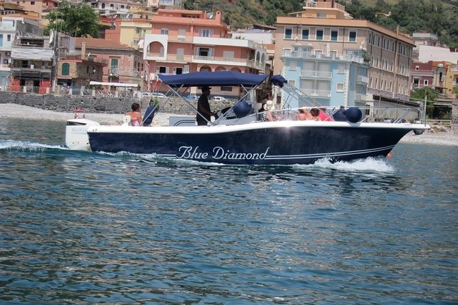 Half day with lunch in luxury private tour - Mazzarò Beach and the string of coastal bays