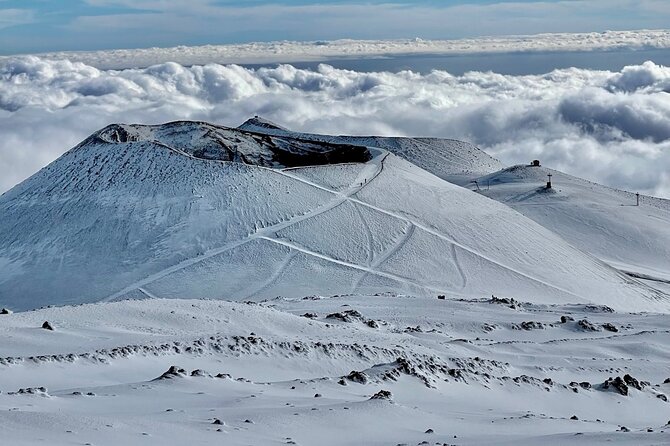 Hike near the summit craters up to the maximum safe altitude currently foreseen - Riding from 1,900 to 2,500 meters