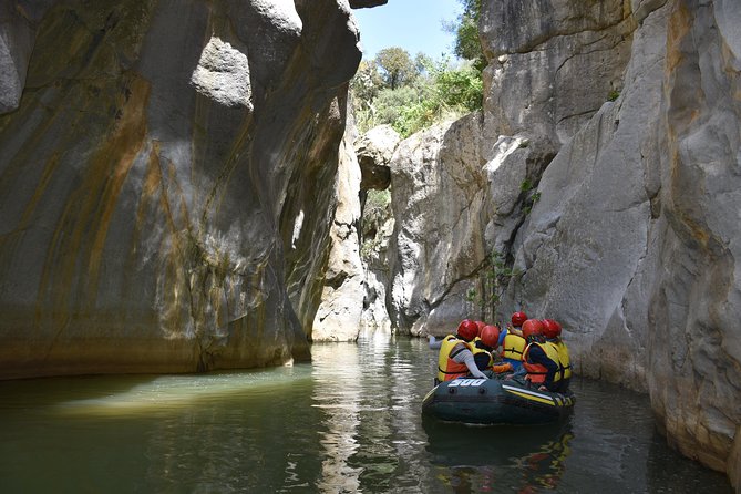 Inflatable boat excursion Gole di Tiberio on the Madonie near Cefalù - Key points at a glance