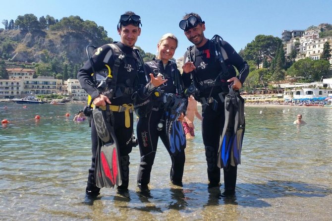 Introdive - What makes Mazzarò Bay a practical starting point