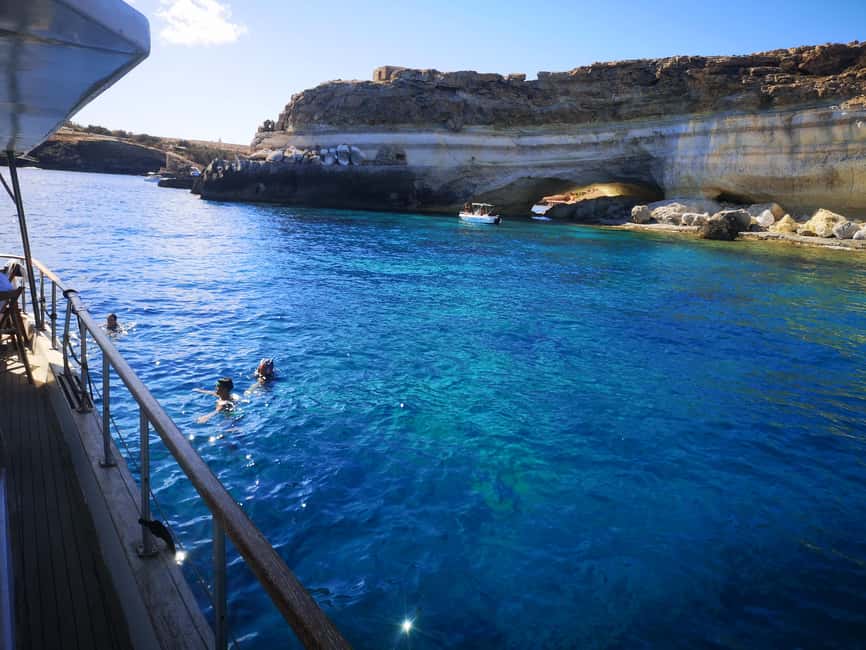 Lampedusa: Yacht excursion, swimming stops and typical lunch - Punta Muro Vecchio and the northern caves