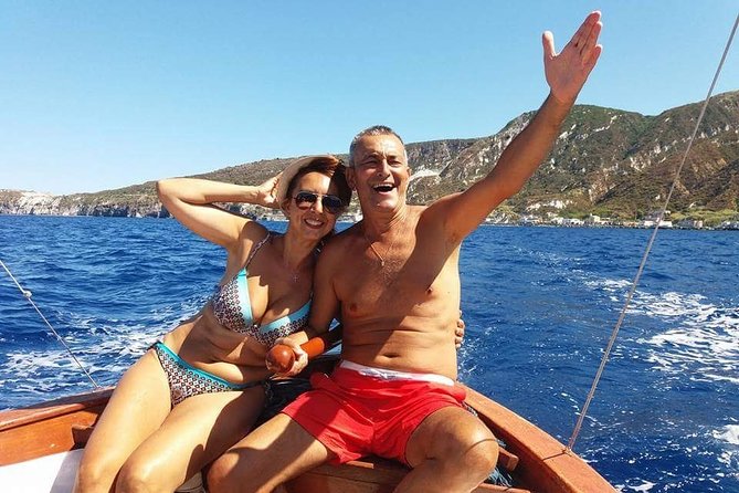 Lipari and Vulcano Private Boat Tour (7 hours) - Food, drinks, and the rhythm of the day