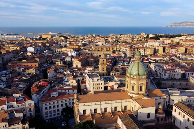 Markets and monuments: walking tour and street food in Palermo - Starting at the Capo Market