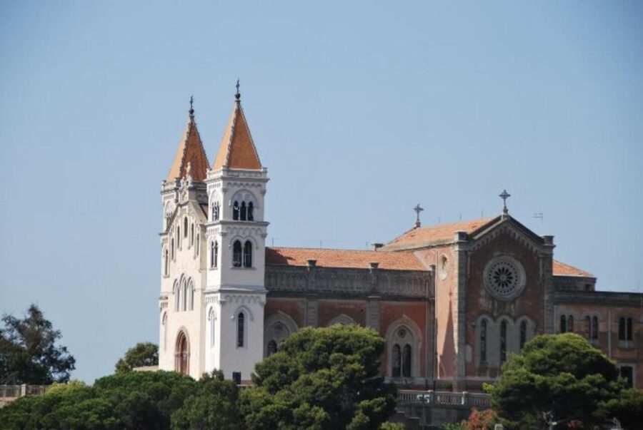 Messina: Guided City Highlights Walking Tour - S.S. Annunziata dei Catalani and mixed architecture