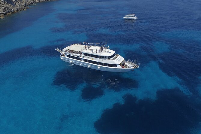 Mini Cruise to Favignana and Levanzo with lunch on board - What the crowd and boat setup mean