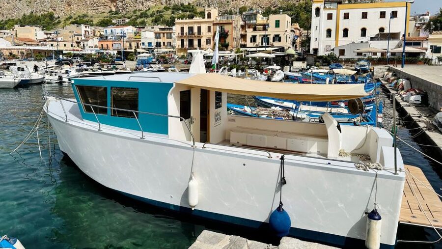 Mondello: 4-Hour Coastal Boat Tour with Aperitif & Swimming - Grotta dell’Olio, the lighthouse, and the secret stop