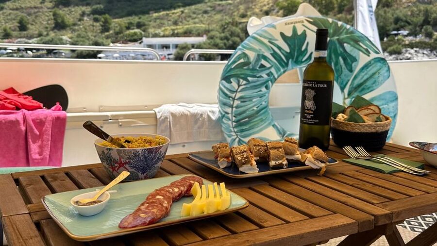 Mondello: 4-Hour Coastal Boat Tour with Aperitif & Swimming - What the boat is like during four hours at sea