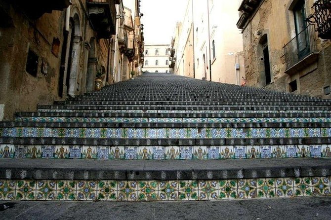Mosaic tour 2 - The pottery shop and buying ceramics