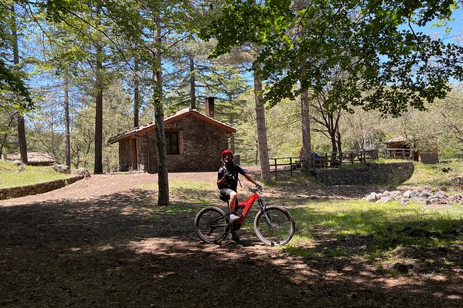 Mount Etna: All around E-bike - What the full-suspension bike adds