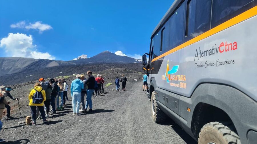 Mount Etna: Ascent to 2800m by 4x4 - Walking to the 2865-meter viewpoint