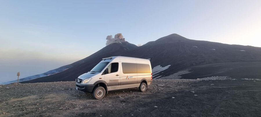 Mount Etna: Ascent to 2800m by 4x4 - What the $100 price really buys you
