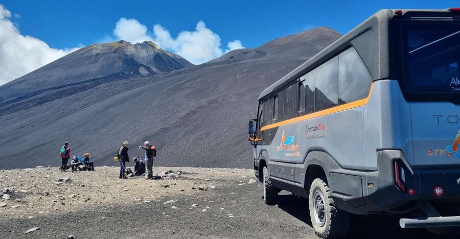 Mount Etna: Ascent to 2800m by 4x4 - The 4x4 climb to 2810 meters