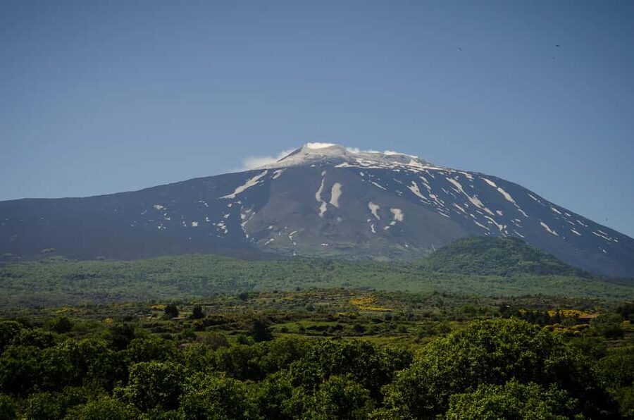 Mount Etna: North Upper Craters Guided Tour by 4x4 with Trek - Guides, languages, and the group experience