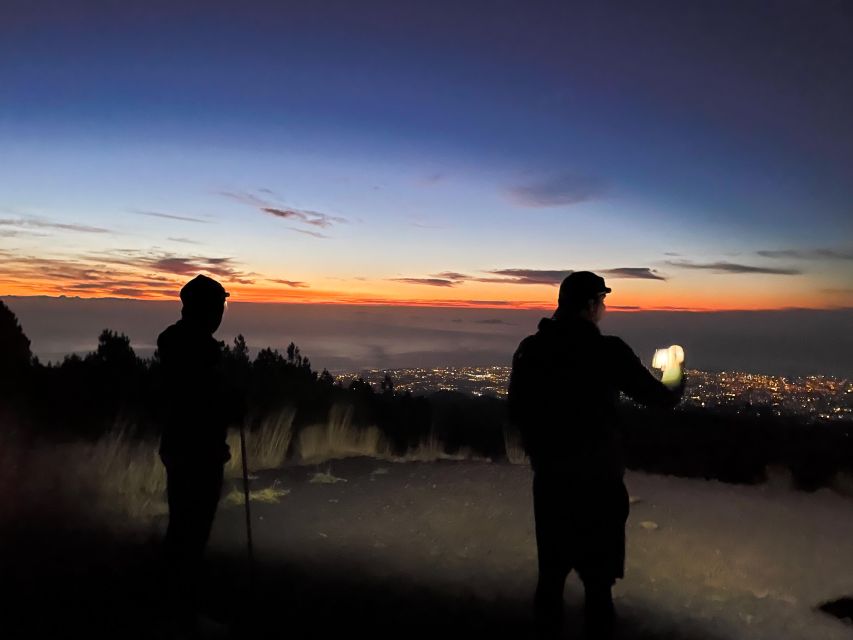 Mount Etna: Sunrise Excursion with an expert Local Guide - Reaching the Valle del Bove viewpoint