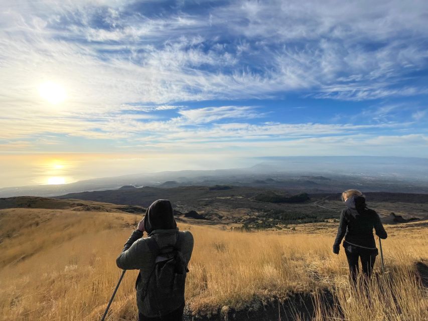 Mount Etna: Sunrise Excursion with an expert Local Guide - Basaltic dykes and the Hornitos