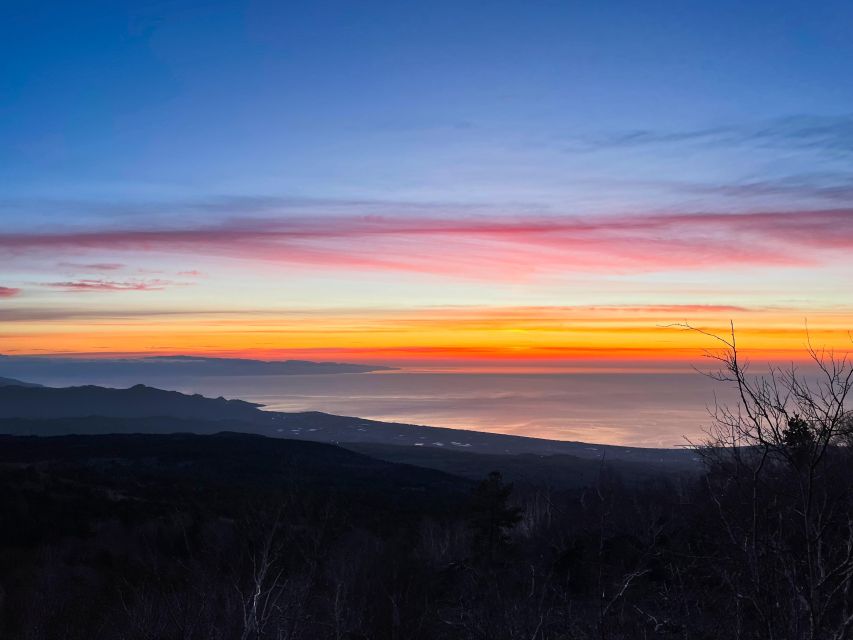 Mount Etna: Sunrise Excursion with an expert Local Guide - Pitagora Cave and Grotta Acqua Vitale