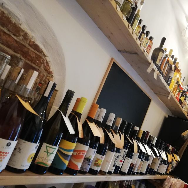 Natural Wine Tasting with snacks at Bottega Monteleone - Key points to know before booking