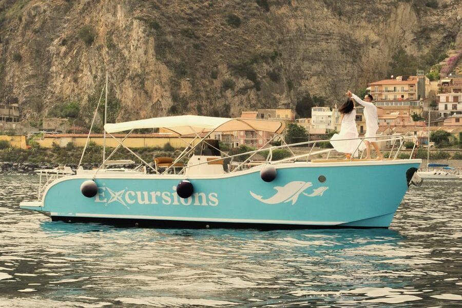 Naxos: Cruise on Isola Bella with swimming, fruit & prosecco - Starting at Porticciolo Saya in Giardini Naxos
