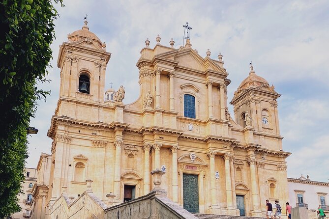 Noto Baroque Masterpieces: small-group tour (max 6 Guests) - Via Corrado Nicolaci and the Infiorata