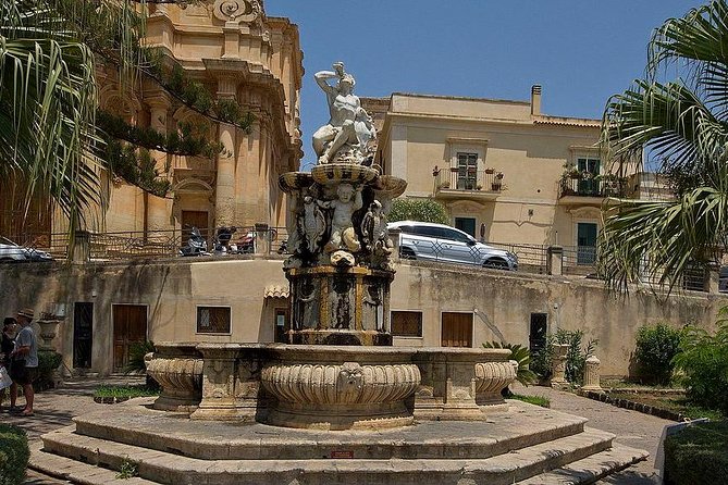 Noto Private Tour from Syracuse with sicilian "Arancino" - Who will enjoy this Noto outing most