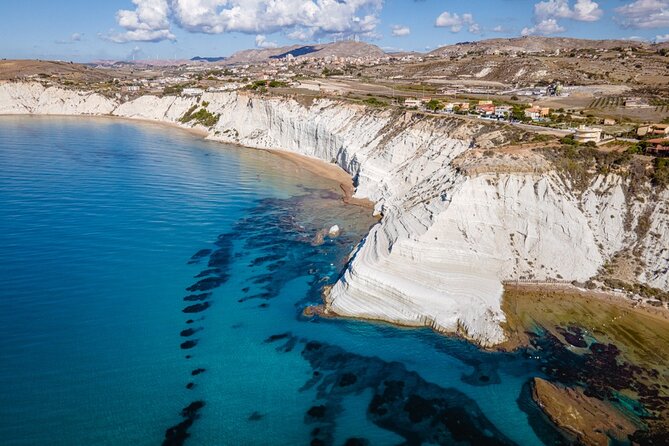 One and a half hour boat excursion to Scala Dei Turchi - Leaving San Leone and reading the coast