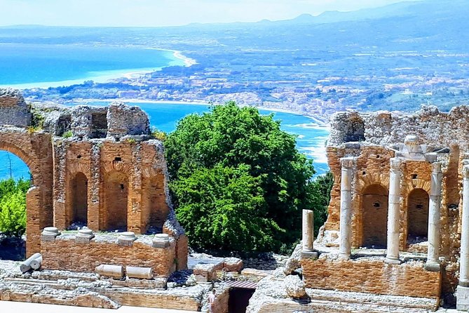One Day Sicily Tour fom Malta - Syracuse: two hours among ancient layers