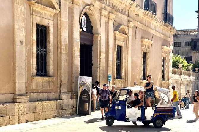 Ortigia APE-TUK TUK 1-hour private tour - Fonte Aretusa and the Story of a Freshwater Spring