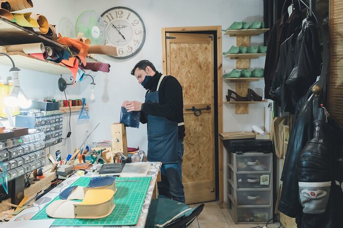 Ortigia Artisan Tour - Ceramicists, painters, leather makers, and galleries