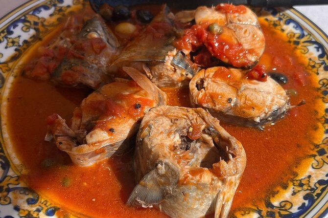 Ortigia market tour and traditional cooking lesson - The guide’s teaching style and atmosphere