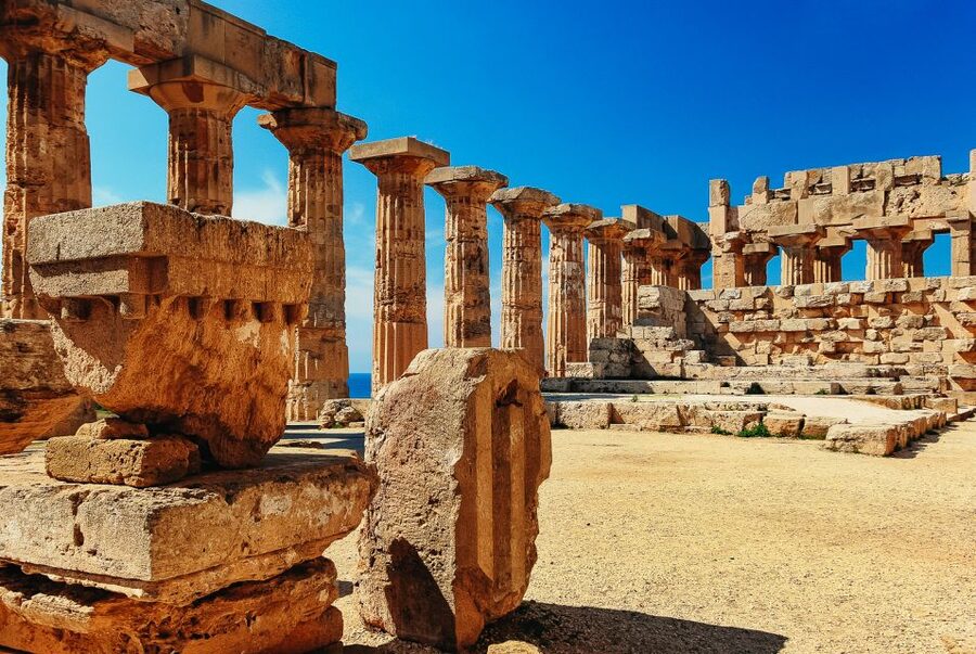 Palermo: Agrigento and the Valley of the Temples Day Tour - The first coffee and food stop