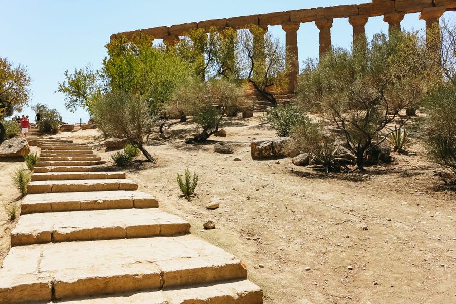 Palermo: Agrigento and the Valley of the Temples Day Tour - The meeting point matters more than the guidebook