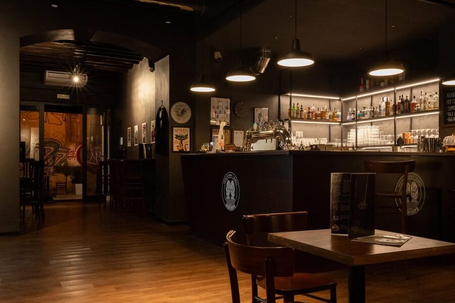 Palermo: Craft beer tasting with food samples at High Hops - Getting there and choosing the right occasion