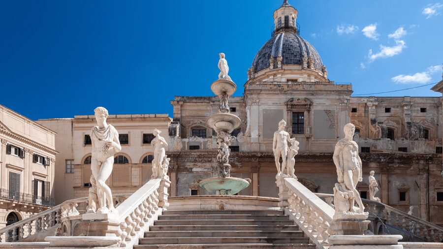 Palermo: custom tour with a local expert - Palermo’s major monuments, seen as part of a city