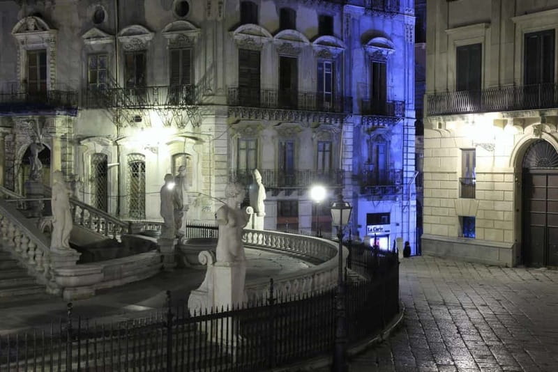 Palermo: Grand Night Tour in CruiserCar - What the private format adds