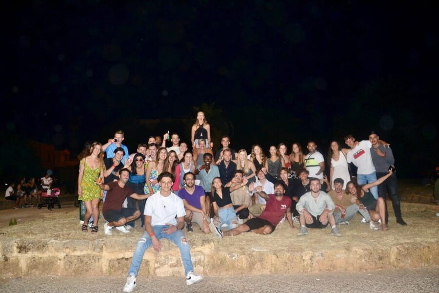 Palermo: Guided Bar Crawl with Shots and Discounts on Drinks - Who should book this experience