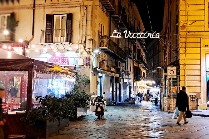 Palermo in 2 hours Main monuments and historic markets - Piazza Olivella, Santa Rosalia, and the old center