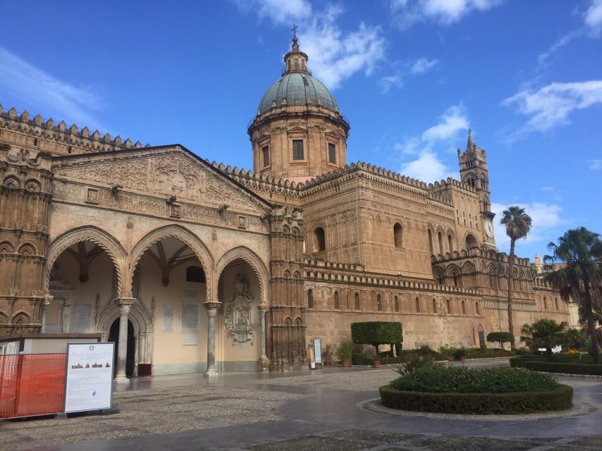 Palermo: Markets and Monuments City Center Walking Tour - Cassaro and the turning point at Quattro Canti