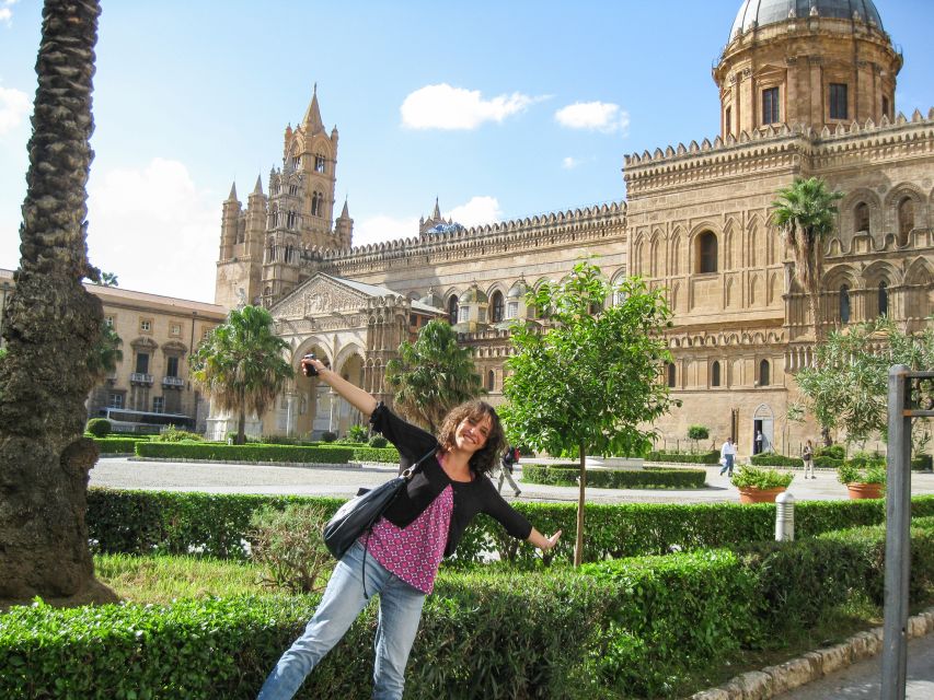Palermo: NO Mafia Walking Tour - The orange stickers along the Cassaro