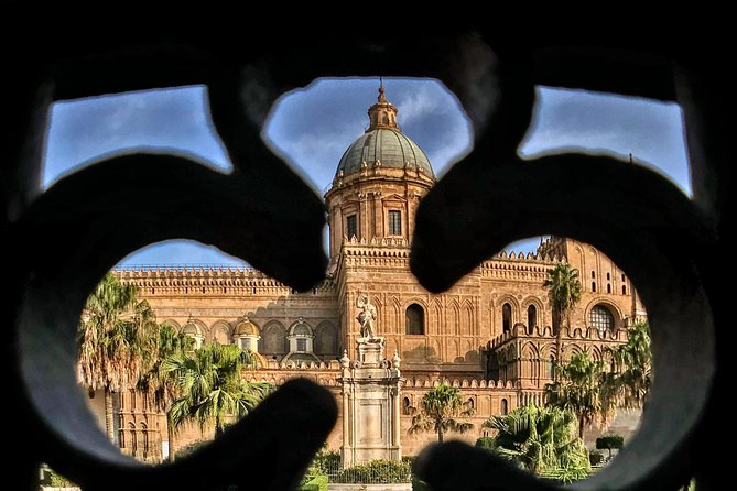 Palermo No Mafia walking tour: discover the Anti-mafia culture in Sicily - Palazzo Pretorio and the final walk to Fontana Pretoria
