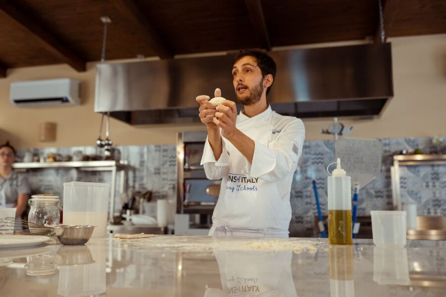 Palermo: Pizza and Gelato Cooking Class with Dinner and Wine - What the pizza-making session feels like