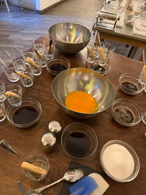 Palermo: Pizza & Tiramisu Class with Free Flowing Fine Wine - Key points to know before booking