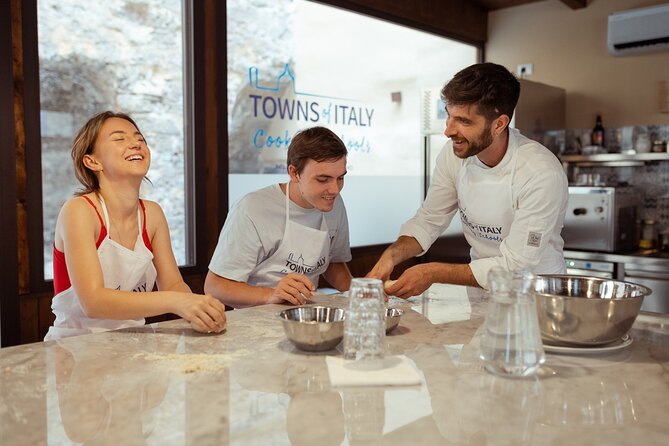 Palermo's Delight: Unleash the Secrets of Pizza and Gelato Making - Price, group size, and the practical choice