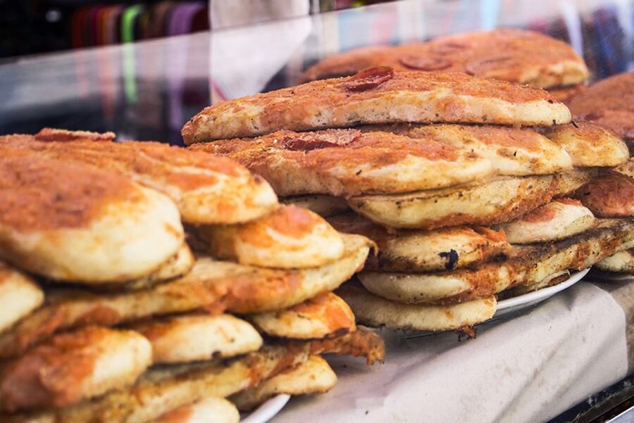 Palermo: Street Food Tour in Ballarò and Vucciria Markets - Five tastings, from familiar to adventurous