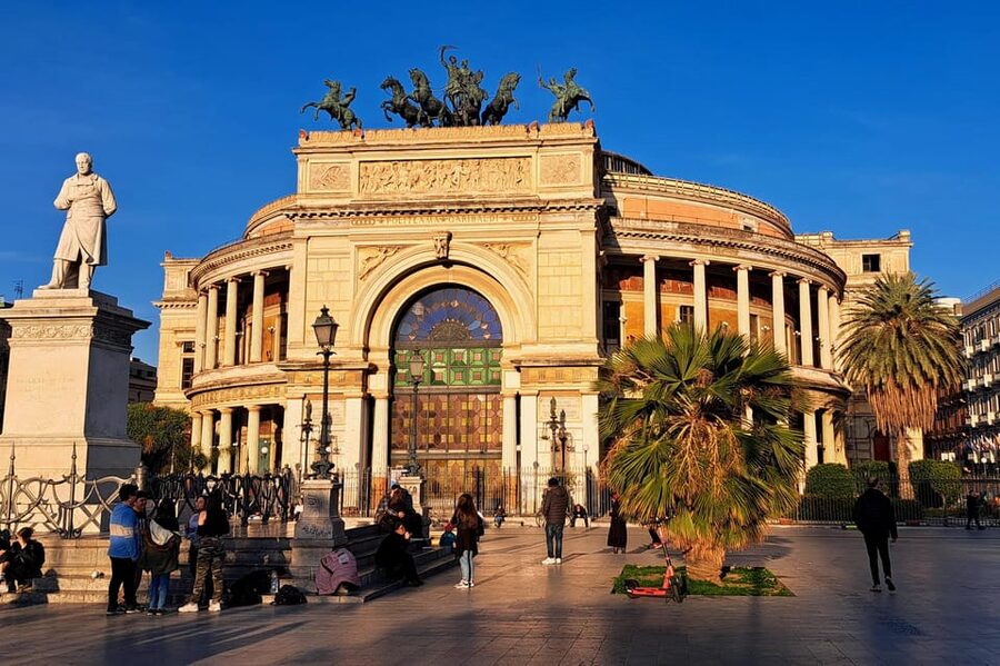 Palermo, tour tra monumenti unici e mercati colorati - Palermo in three hours, with the city’s contradictions on display