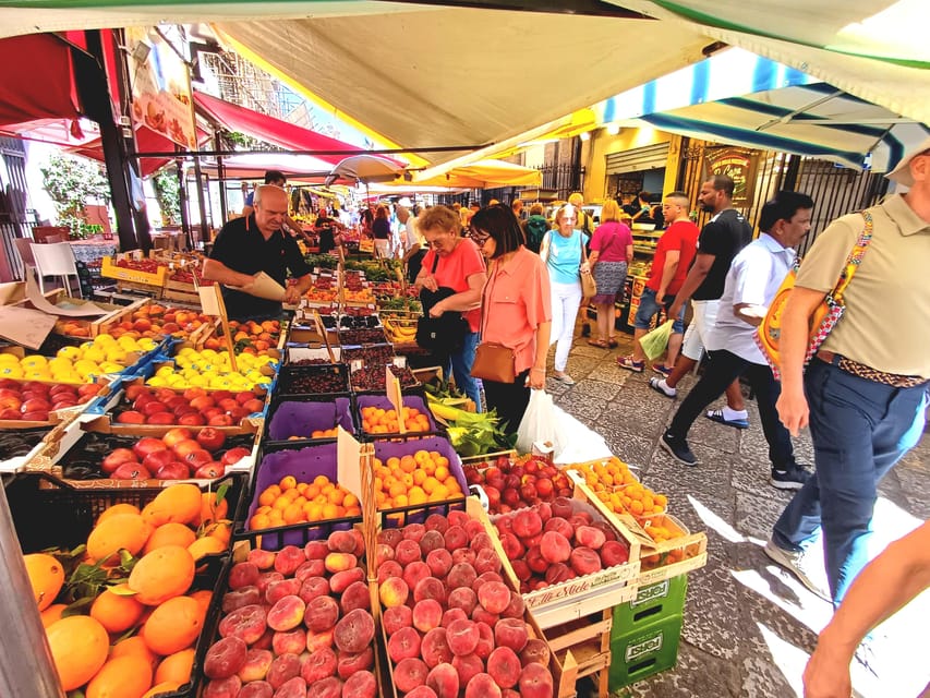 Palermo, tour tra monumenti unici e mercati colorati - Capo Market, where history smells like lunch