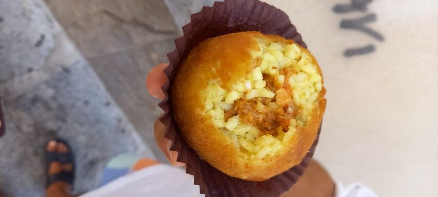 Palermo: Traditional Full Meal Food Tour with a Local - Fontana Pretoria and the sweet finish