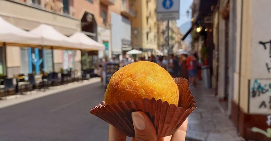 Palermo: Traditional Full Meal Food Tour with a Local - The guides and the stories between bites