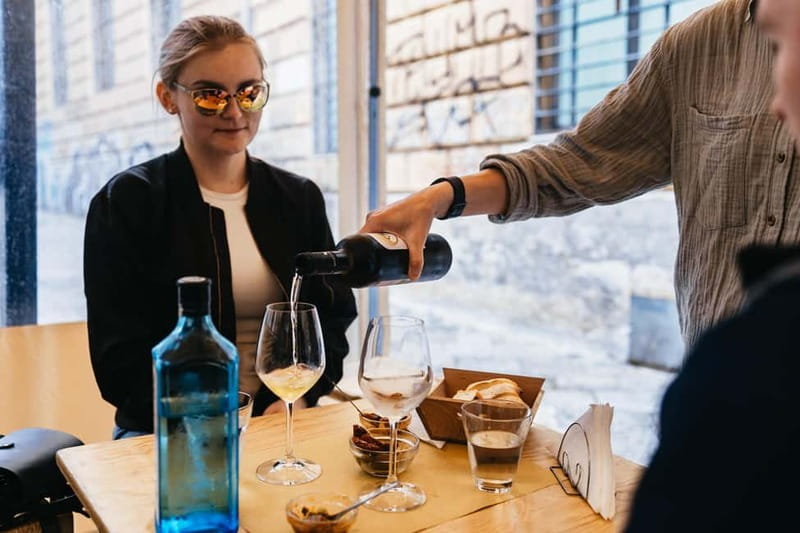 Palermo: Wine Tasting with Snacks at Bottega Monteleone - Dessert wine for a proper finish
