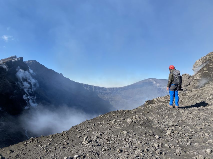 Piano Provenzana: Mount Etna Hiking Trip to 3,300 Meters - The guides and the small-group advantage