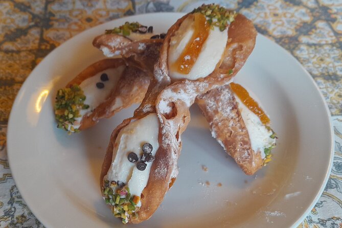 Pizza & Cannolo Making in Taormina by the Sea - A family atmosphere, with real teaching